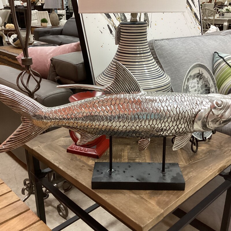 Silver Fish On Blk Stand, Silver, On Stand
26 in w x 4 in d x 14 in t