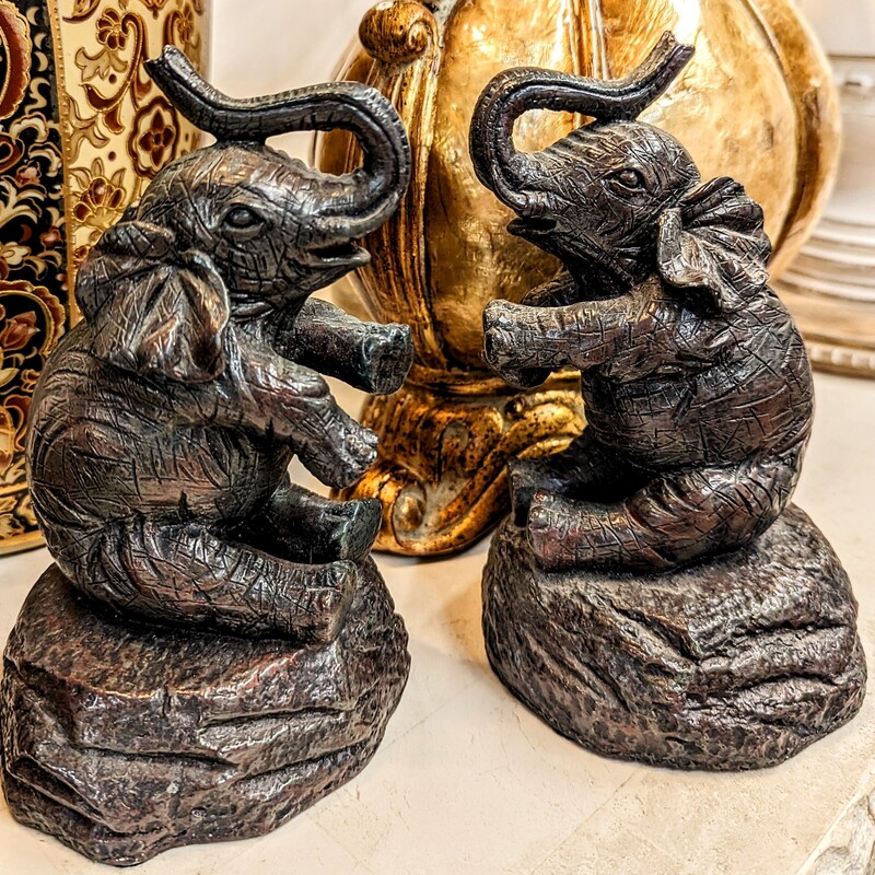 Set of 2 Resin Elephant Bookends
Bronze Size: 4 x 7.5H