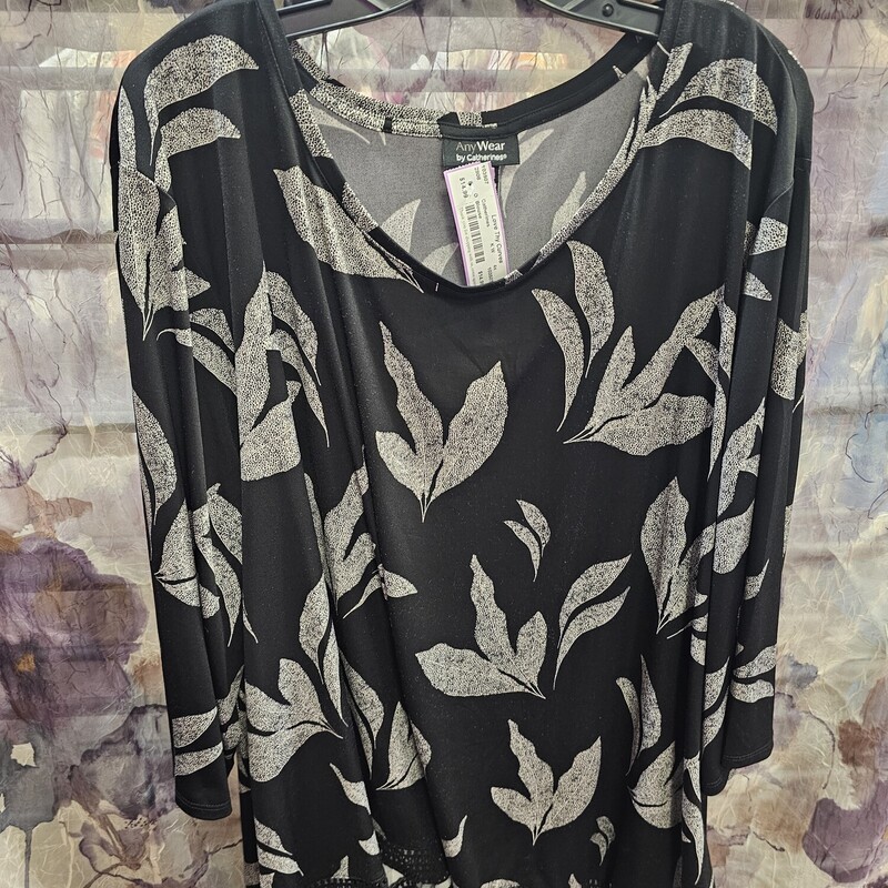 Half sleeve black and white blouse
