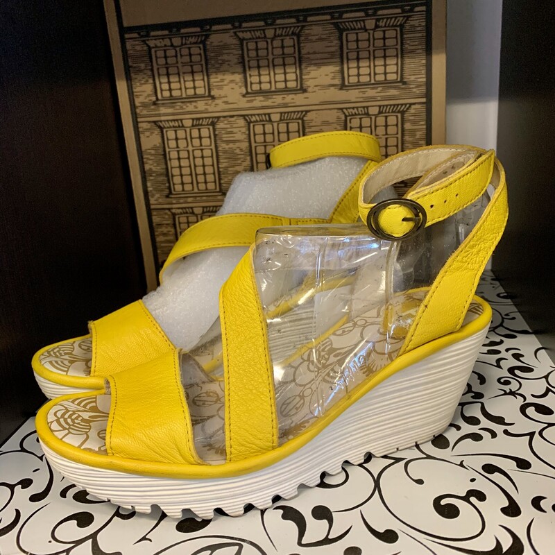 Fly London Sandals,
Colour: Yellow,
Size: 37   (7)