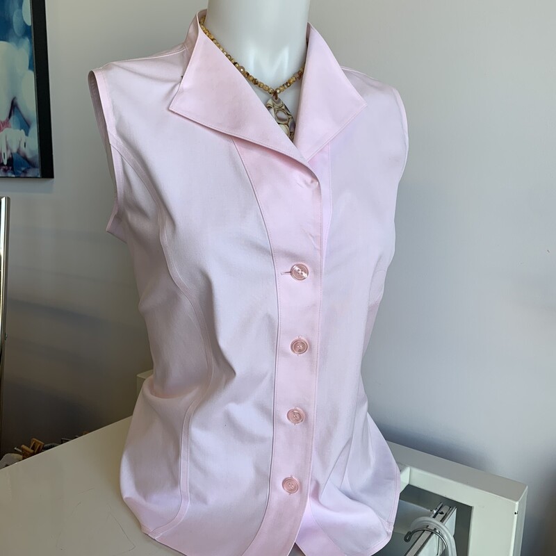 Jones NY Sleeveless blouse,<br />
Colour: Soft Pink,<br />
Size: 14,<br />
Material: 100% cotton