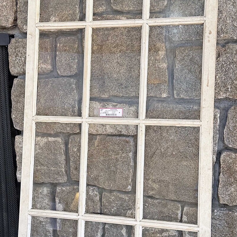 VTG 12 Pane White Window,
Size: 27 X 57

Vintage 12 pane window in good condition with no
cracked panes.  One side is white the other side is black.  Think of the possibilities (Pintrest??)!