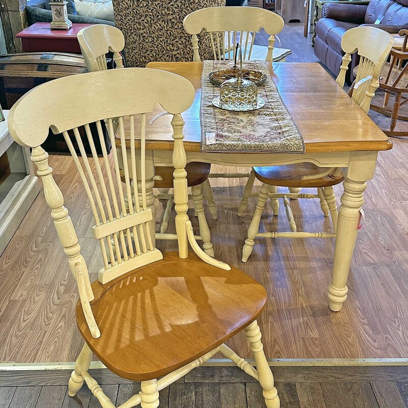 Country Dining Set
with Four Chairs and Leaf
47 In Wide x 35 In Deep x 30 In Tall.
Leaf is 12 In Wide.