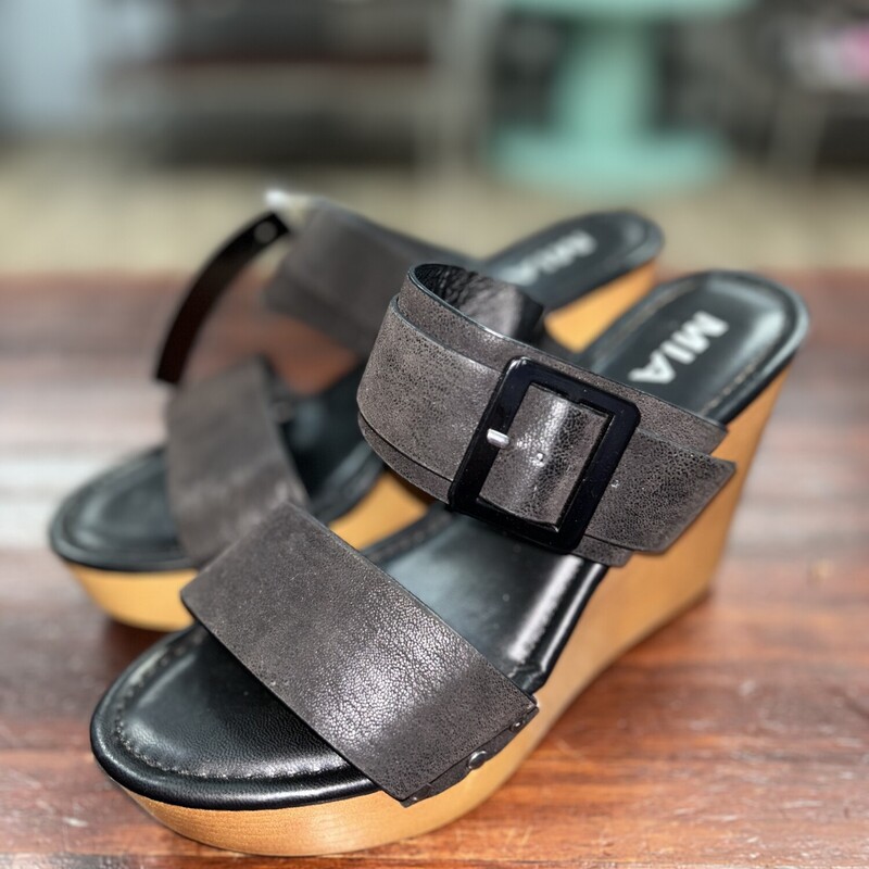 A8 Black Buckle Wedges