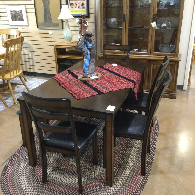 4 Chairs / Bench, Dining, Size: P4025

30H x 60L x 36W

FOR IN-STORE OR PHONE PURCHASE ONLY
LOCAL DELIVERY AVAILABLE $50 MINIMUM