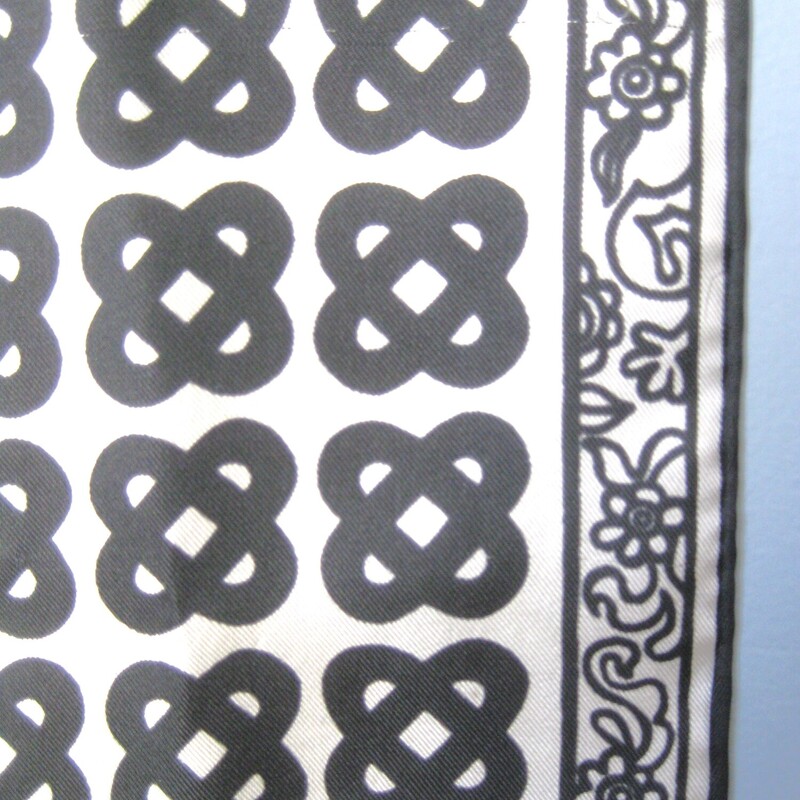 Simple black and white scarf with stylized celtic knots grid pattern<br />
Silk<br />
Excellent condition<br />
<br />
W: 11<br />
L: 41<br />
<br />
Thanks for looking!<br />
#65690