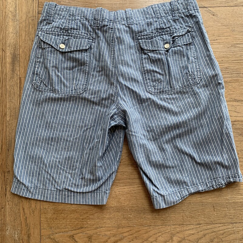 Banana Republic Shorts, Blu/Wht, Size: 35<br />
All Sales Are Final<br />
No Returns<br />
Pick Up In Store<br />
or<br />
Have It Shipped<br />
Thank You For Shopping With Us :-)