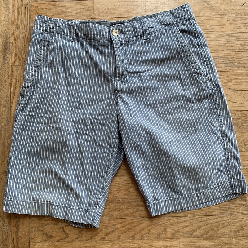 Banana Republic Shorts, Blu/Wht, Size: 35
All Sales Are Final
No Returns
Pick Up In Store
or
Have It Shipped
Thank You For Shopping With Us :-)