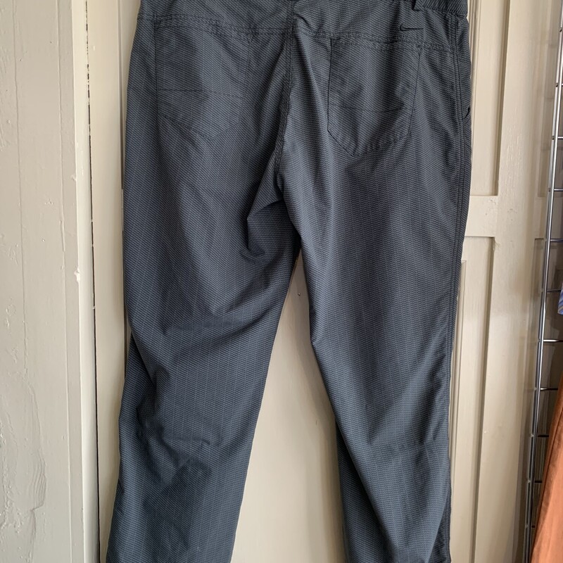 Nike Golf Pant With Print, Gray, Size: 38x32<br />
All Sales Are Final<br />
No Returns<br />
Pick Up In Store<br />
or<br />
Have It Shipped<br />
Thank You For Shopping With Us :-)