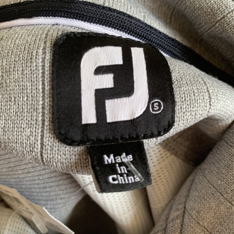 Fj 1/4 Zip Green Bay Coun, Gray, Size: Small<br />
All Sales Are Final<br />
No Returns<br />
Pick Up In Store<br />
or<br />
Have It Shipped<br />
Thank You For Shopping With Us :-)