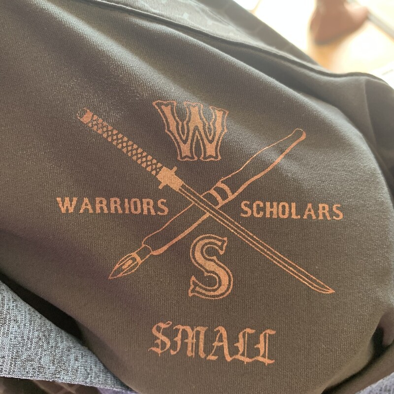Warrriors Scholars Polo, Blk Gry, Size: Small<br />
All Sales Are Final<br />
No Returns<br />
Pick Up In Store<br />
or<br />
Have It Shipped<br />
Thank You For Shopping With Us :-)