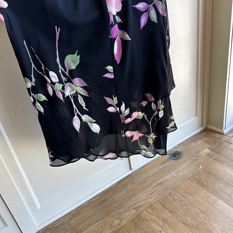 Evan Picone Long Sheer Sleeve NWT Dress, Black  with FLowers, Size: 12<br />
Original Tags $99<br />
<br />
All Sale Final No Returns<br />
Pick Up In Store Within 7 days of Purchase<br />
OR<br />
Have It Shipped<br />
<br />
Yhanks For Shopping With Us:-)
