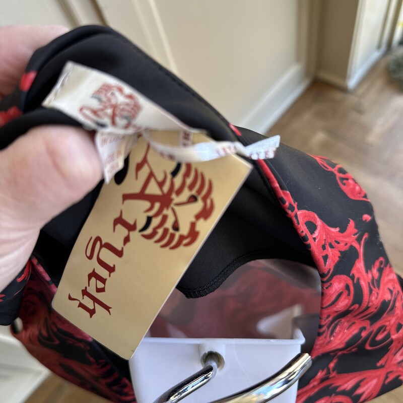 NWT Aryeh SL Dress, Red/Blk, Size: L<br />
New with Tags Piece<br />
All Sales Are Final<br />
No Returns<br />
Pick Up In Store within 7 days of Purchase<br />
OR<br />
Have It Shipped<br />
<br />
Thnaks For Shopping with Us :-)