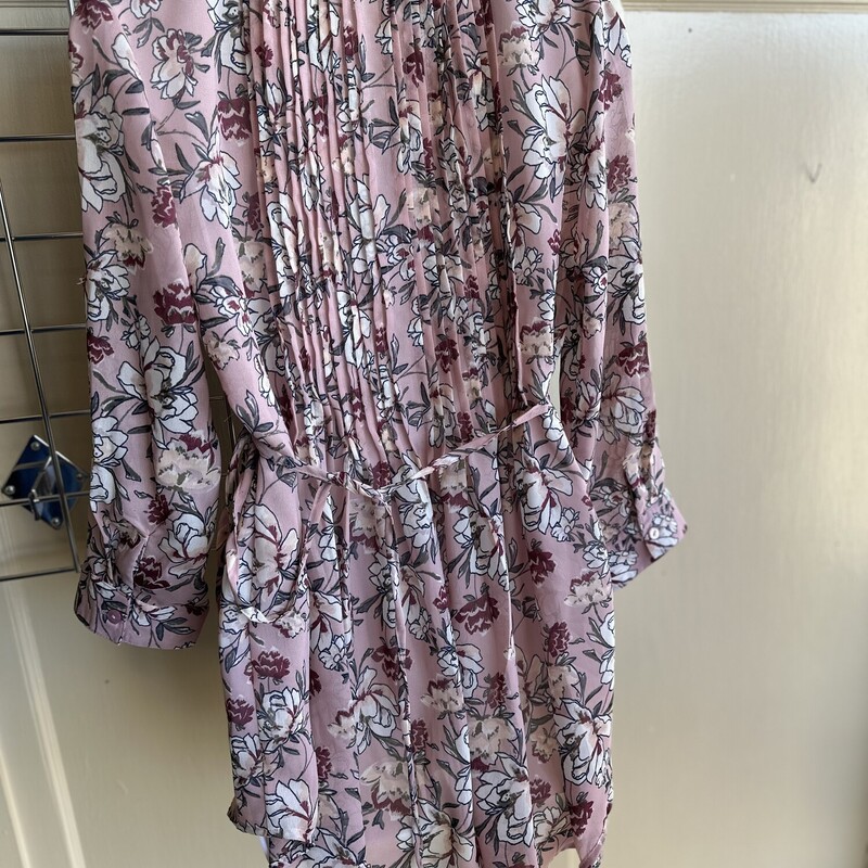 Nwt American Rag Button up 3/4 sleeve , Pink, Size: Xs<br />
New with Tags<br />
all sales final<br />
free in store pickup within 7 days of purchase<br />
shipping available