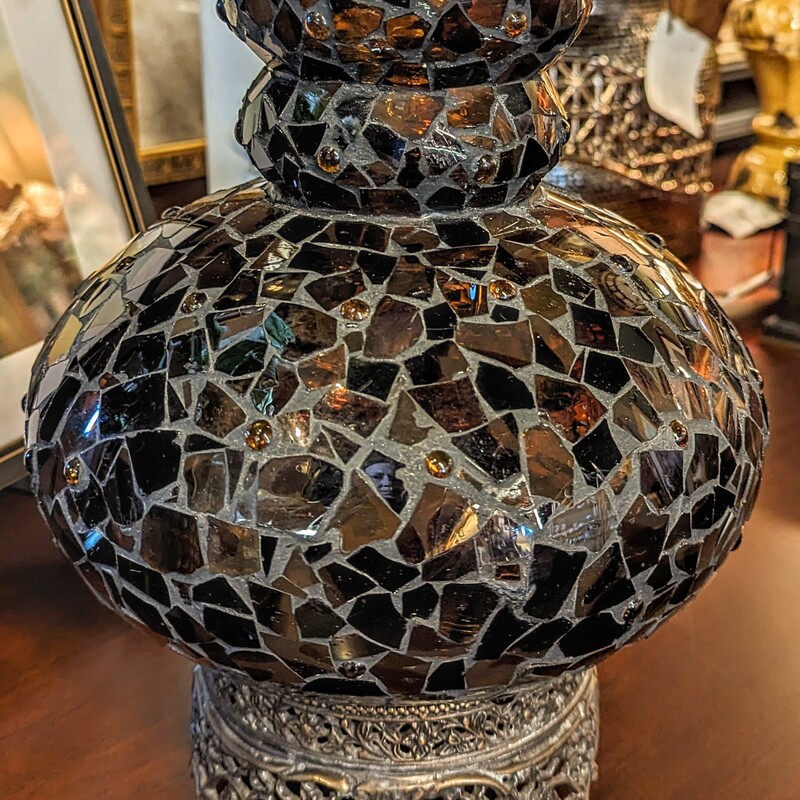 Mosaic Glass Vase With Stand
Bronze and brown
Size: 9x13H