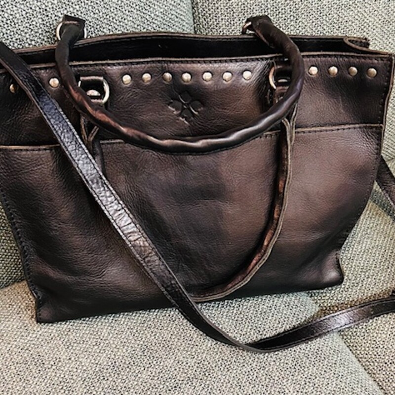 Patricia Nash Leather Satchel Handbag
Black Silver Size: 13 x 10H
Dust bag included