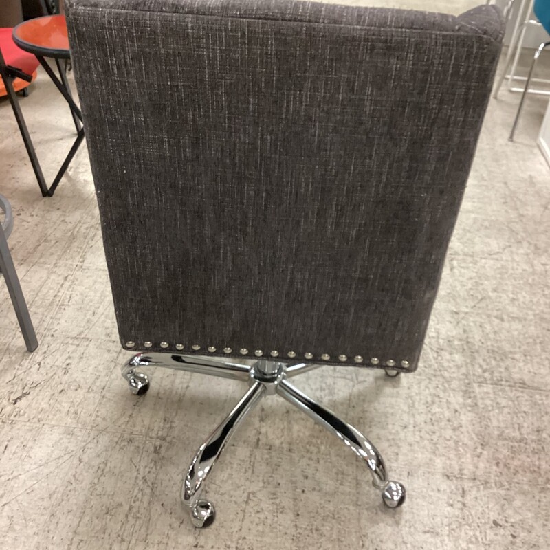 Fabric Office Chair, Gray, Nailheads<br />
24in wide