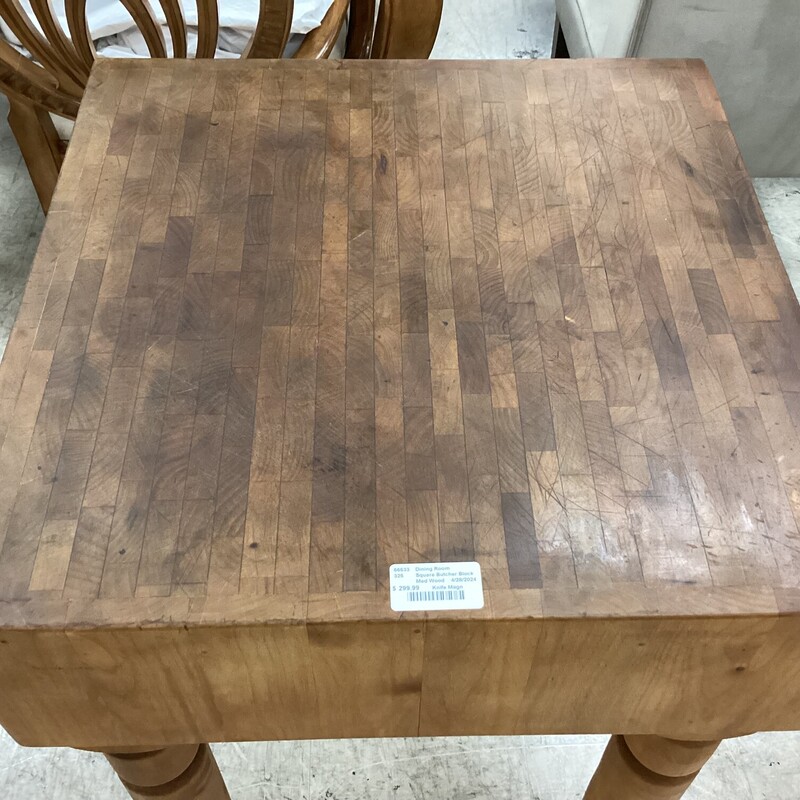 Square Butcher Block, Med Wood, Knife Magnet
24in wide x 24in deep x 33in tall