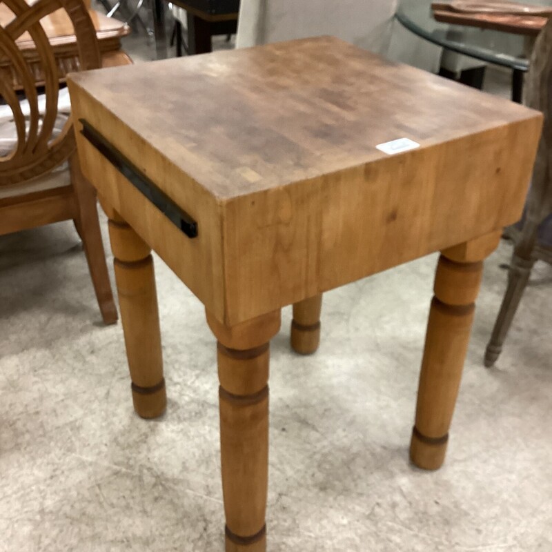 Square Butcher Block, Med Wood, Knife Magnet<br />
24in wide x 24in deep x 33in tall