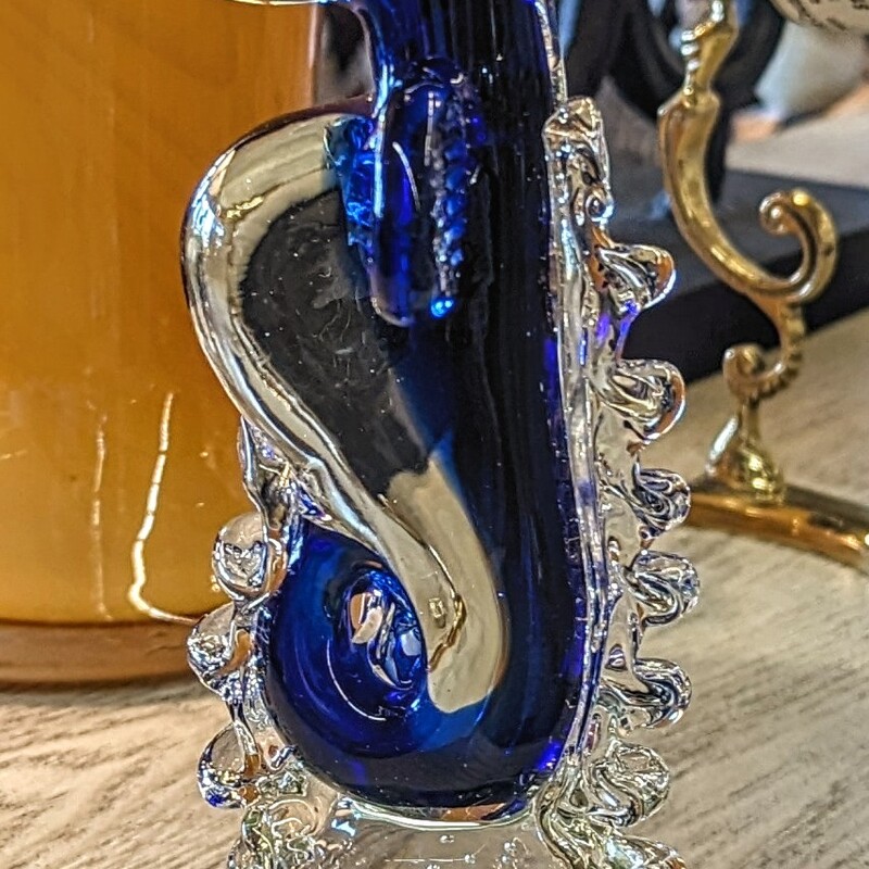 Blown Seahorse On Bubble
Blue and Clear
Size: 2.5x8H