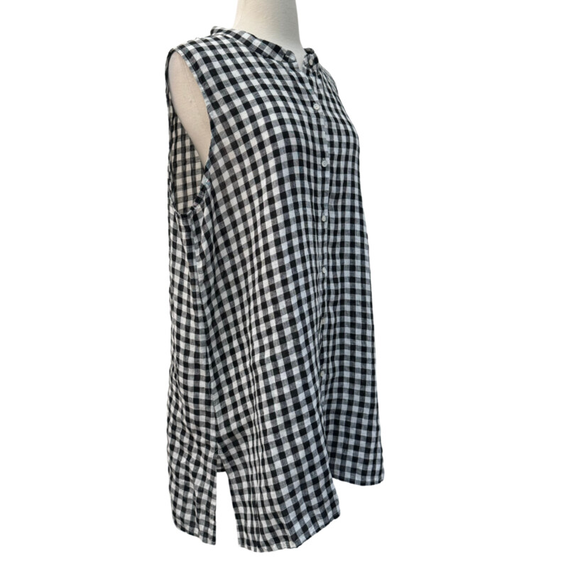 Eileen Fisher Gingham Tunic<br />
Sleeveless<br />
100% Organic Linen<br />
Colors: Black and White<br />
Size: XL