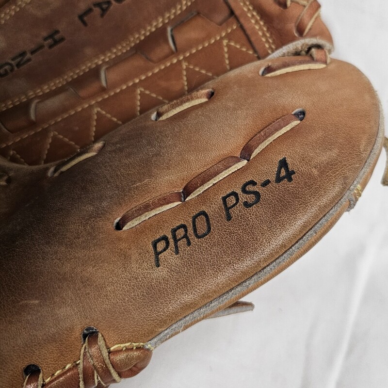 Pre-owned Great Shape! Wilson Pro A2002 PS4 Left Hand Throw Baseball Glove, Size: 11.5in.