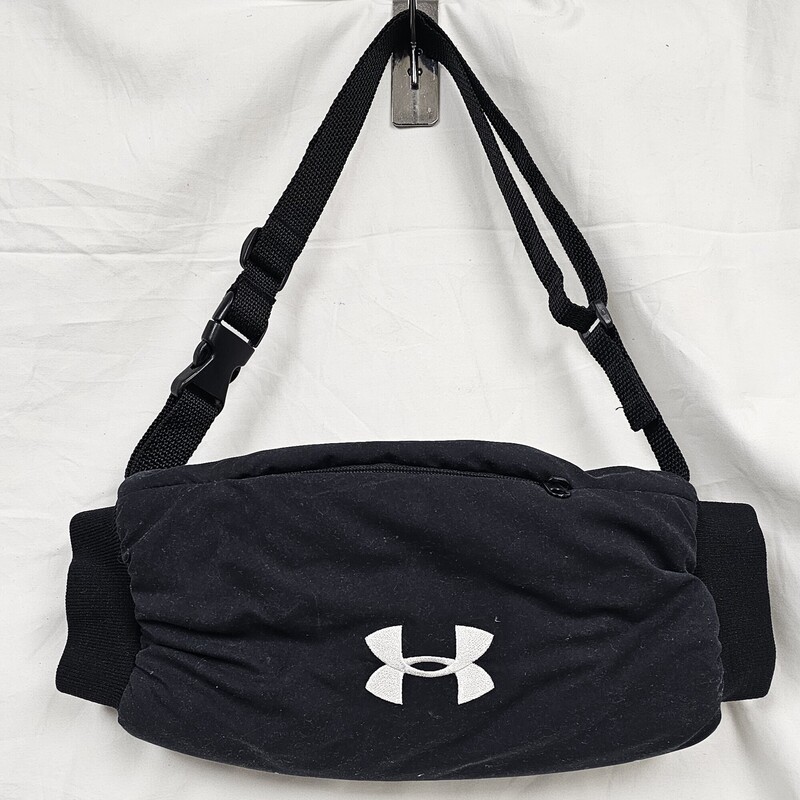 Pre-owned Under Armour  Hand Warmer, Features small zippered pocket, Adjustable strap, quick release buckle, and velcro to remove strap.  Black, Size: OS