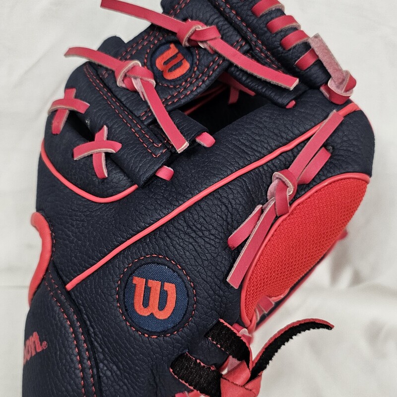 Barely Used Wilson Boston Red Sox T-ball Glove,  Right Hand Throw, Size: 10in