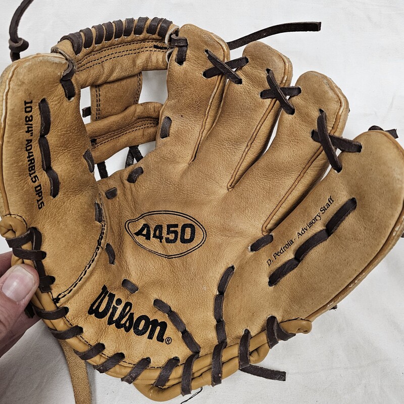 Pre-owned Wilson A450 Pedroia Advisory Staff  Baseball Glove, Right Hand Throw, Size: 10.75in