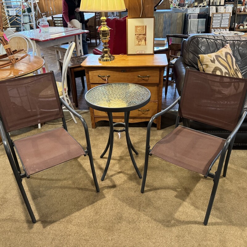 3 Pc Bistro Set
Round Glass Table, 2 Brown Mesh & Metal Chairs
Table is 20 Inches Round, 28 Inches High