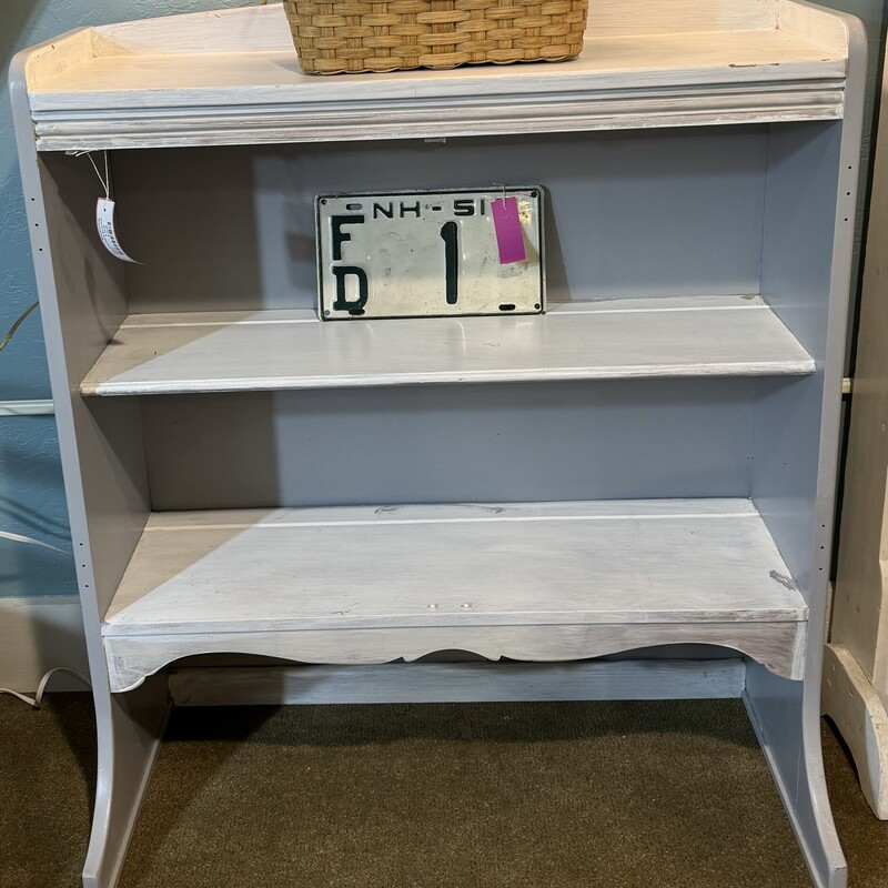 Grey and White Bookshelf
14.5 In Width x 32 In Length x 37 In Tall.