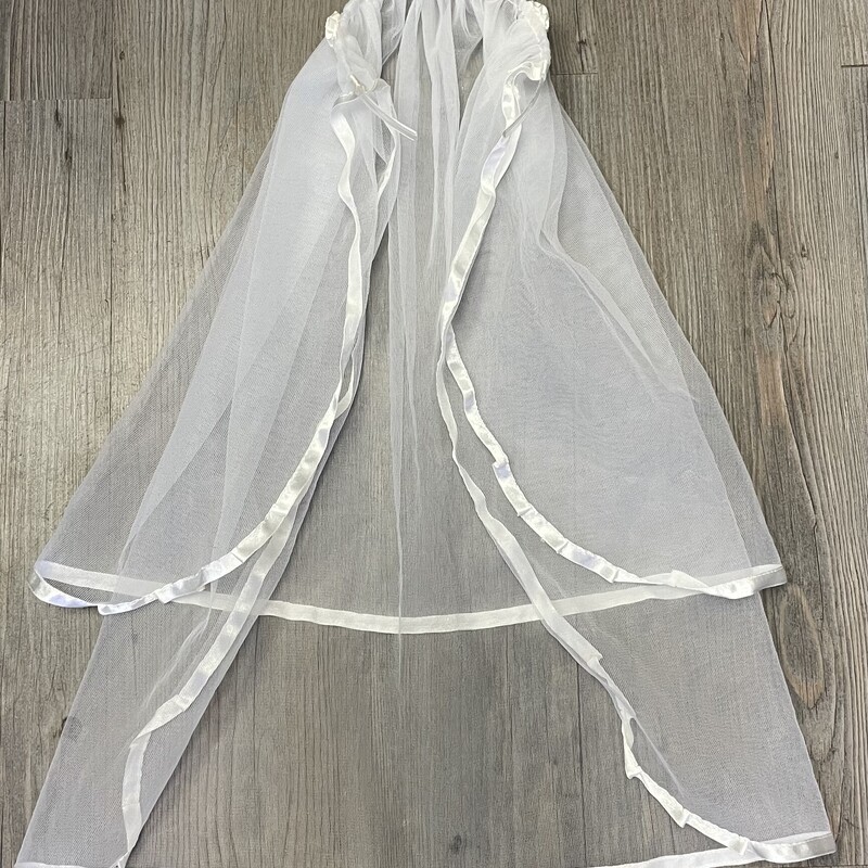 First Communion Veil, White, Size: Pre-owned