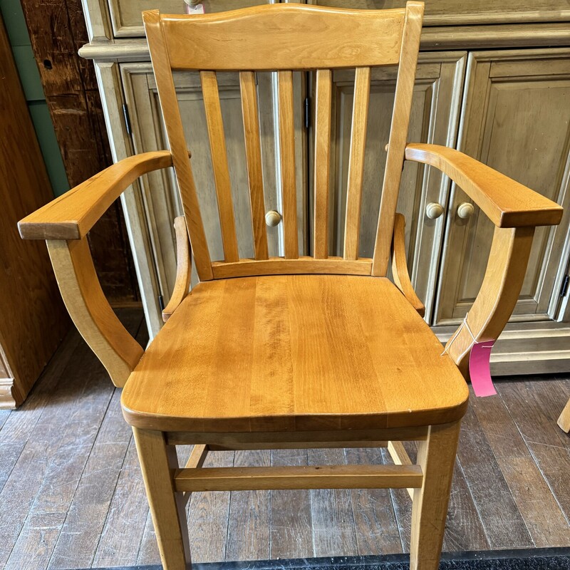 Restrnt Chair W/Arms Pair
25 Inches Wide, 19 Inches Deep, 35 Inches High
30-40 Available