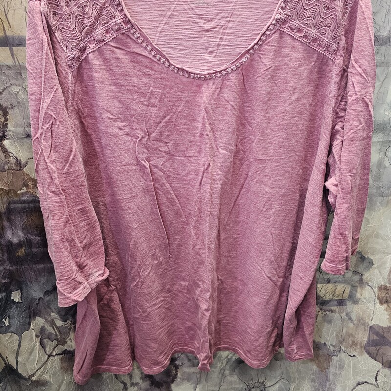 Half sleeve tee in pink with lace inserts on the shoulders