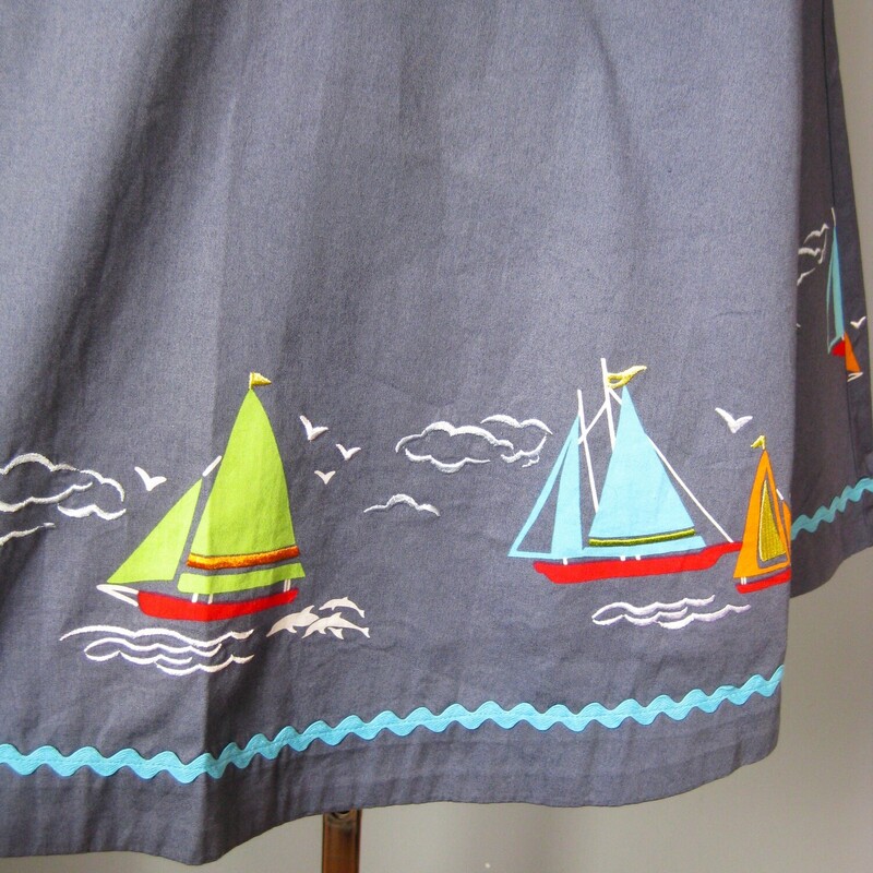 NOS Liz Clbrne Sailboat, Blue, Size: 16W<br />
Adorable summer skirt in 100% cotton with colorful embroidered sailboats sailing around the hem.<br />
Light blue rick rack trim suggests the waves.<br />
New with tags.<br />
Orginally $89<br />
Size 16 W<br />
<br />
thanks for looking!<br />
#72495