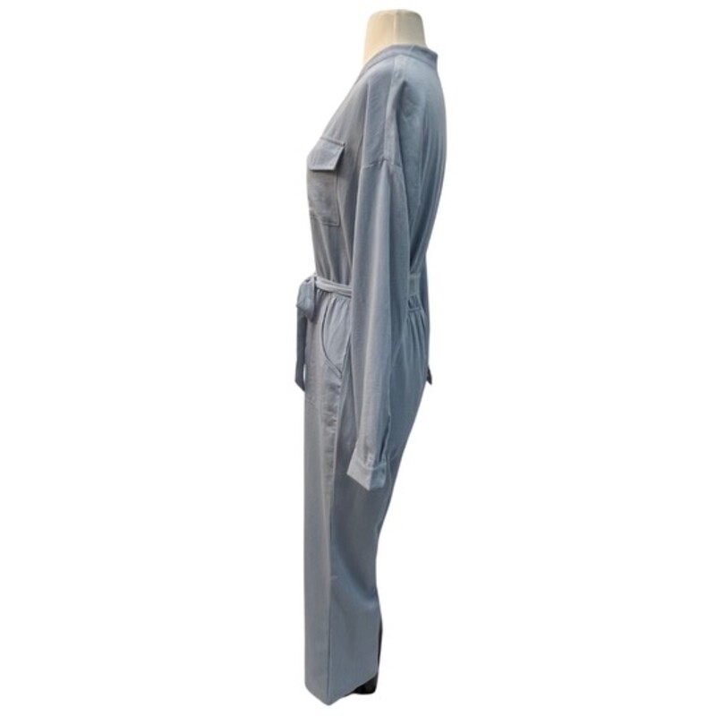 NWOT Hyfve Longsleeve Jumpsuit
Tie Waist
Color: Chambray
Size: Small
Also Available in Khaki, Black and Olive!
