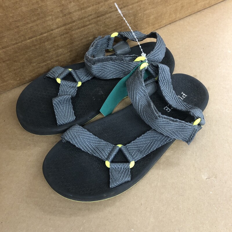 Childrens Place, Size: 2 Youth, Item: Sandals