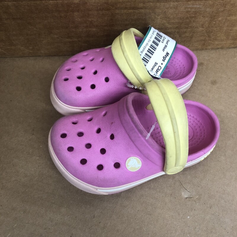Crocs, Size: 4-5, Item: Shoes