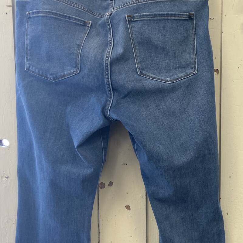 Den Mid Rise Fray Jeans<br />
Blue<br />
Size: 18