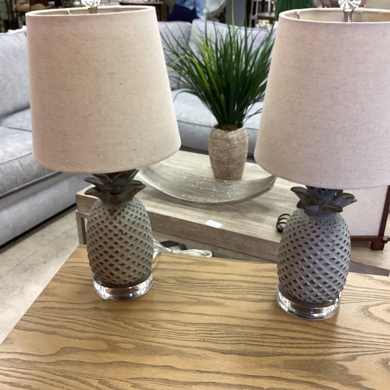 S/2 T Bahama Table Lamps, Gold, Pineapple
20in tall