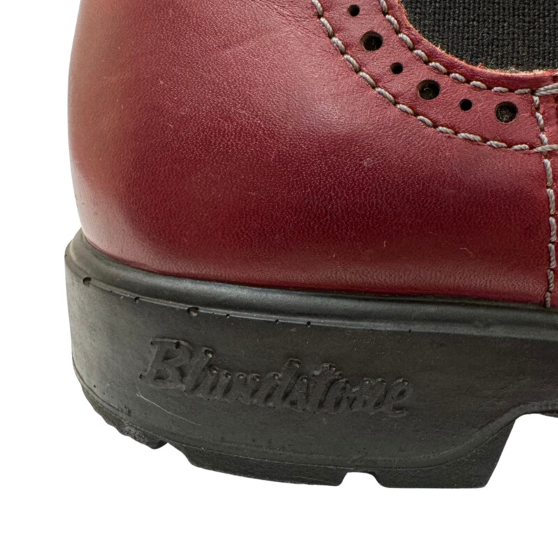 Blundstone Chelsea Boot
Color: Carmine
Size: 6
A True Classic!