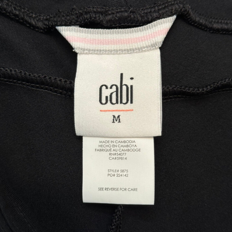 CAbi Cargo Leggings<br />
Color:  Black<br />
Size: Medium