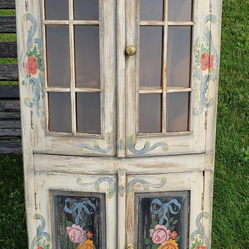 Vintage Painted Wall Cabinet. Size: 21W x 7D x 37T