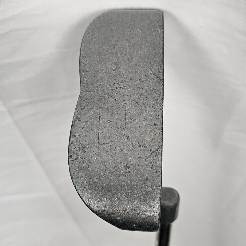 No Name Putter, 30in, Size: Teen or Womens, Pre-owned