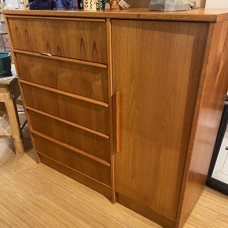 Dresser with Cupboard Door &  5 Drawers, Wood,
Size: 48x18x43