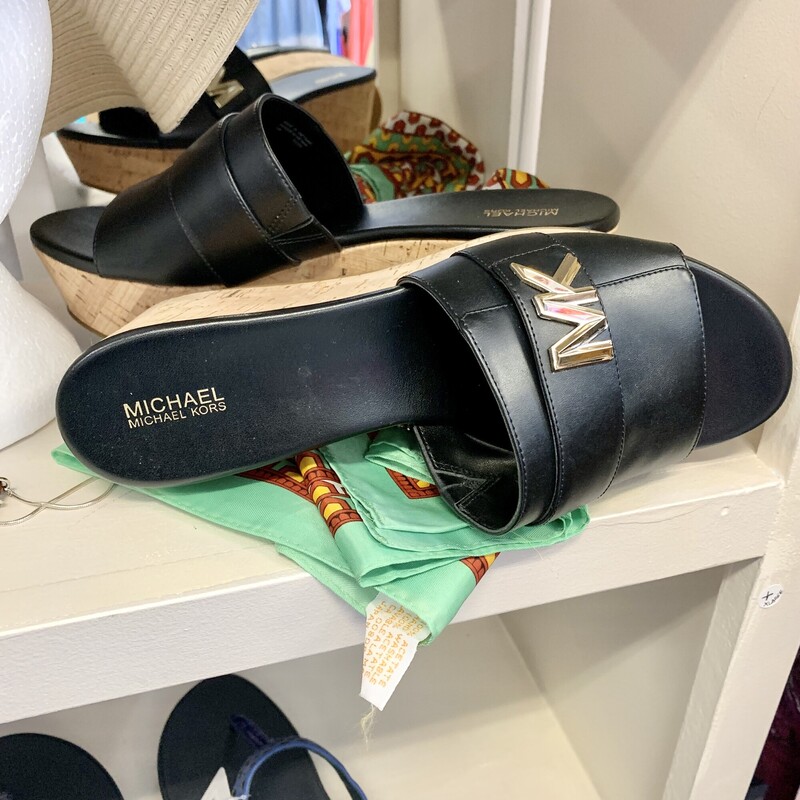 Michael Kors Slide On sandals,<br />
Colour: Black,<br />
Size: 10,<br />
New