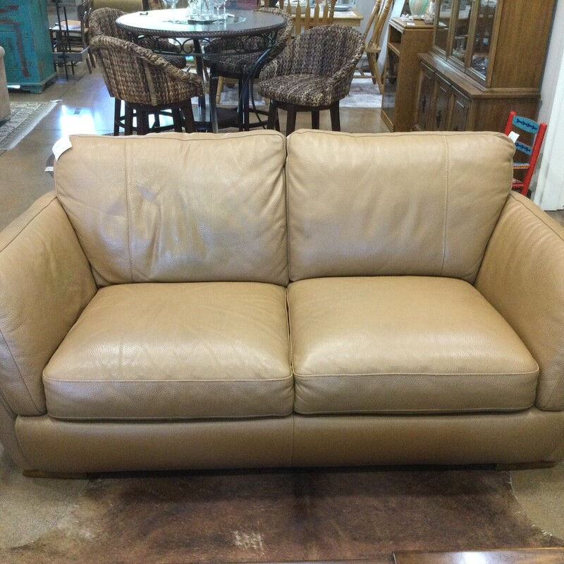 Natuzzi Love Seat, Leather, Size: L4168

31H X 72L X 22D

FOR IN-STORE OR PHONE PURCHASE ONLY
LOCAL DELIVERY AVAILABLE $50 MINIMUM
