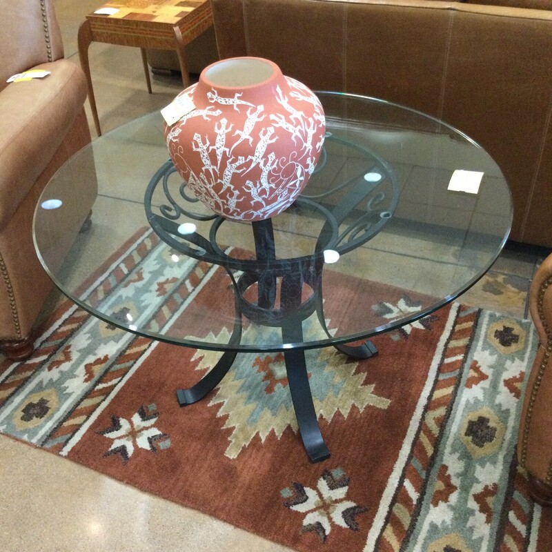 Round Glass Top, Metal Ba, Size: B547

24H X 30D


FOR IN-STORE OR PHONE PURCHASE ONLY
LOCAL DELIVERY AVAILABLE $50 MINIMUM
