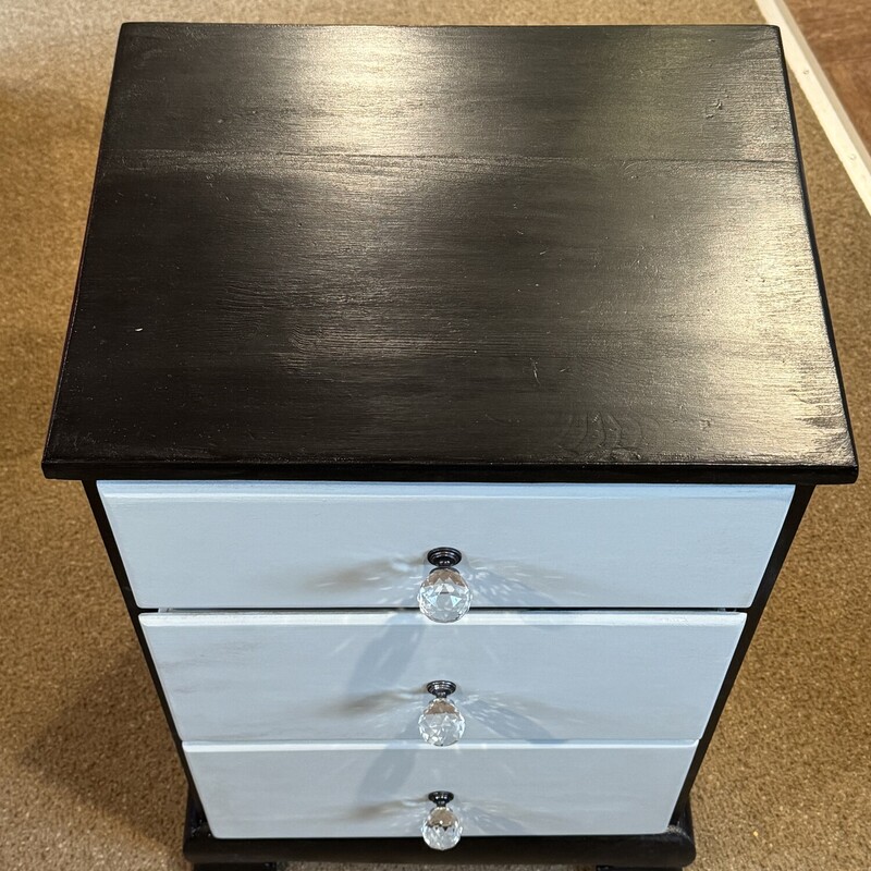 Dove Gray & Black Bureau<br />
3 Drawers with Glass Knobs<br />
26.5 High,16.3/4 Wide, 13.5 Deep