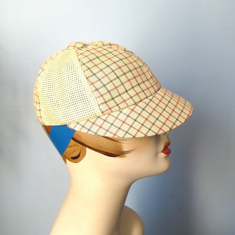 This is a sporty girl cap in very lightweight woven fabric with a bill and a shallow crown.
It's very preppy in cream with red and blue stripes.  It has an old money country club look, it looks like something Nancy Drew would wear.

made in Japan

excellent vintage condition.
Thanks for looking!
#72872